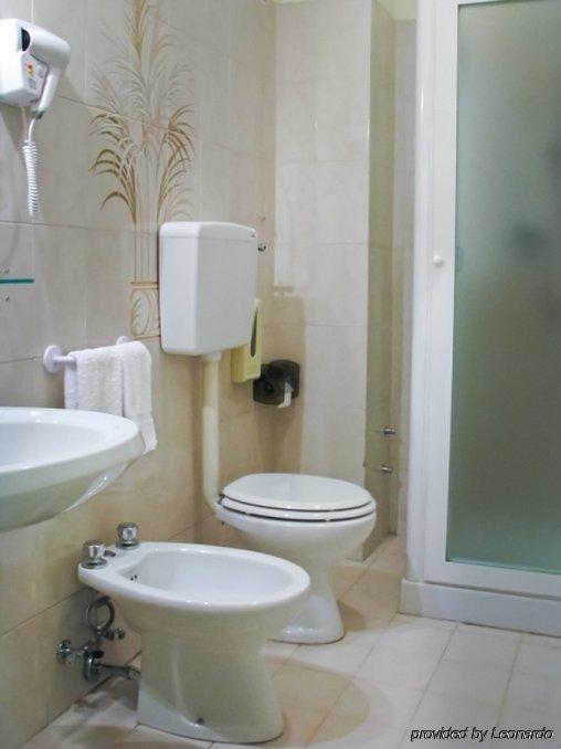 Hotel Spagna Ex Deco Florenz Zimmer foto